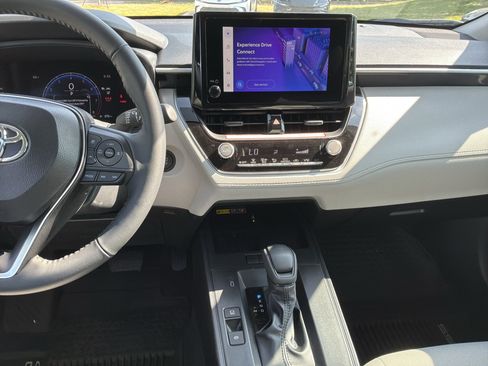 Used 2026 Toyota Corolla Cross LE FWD image 29
