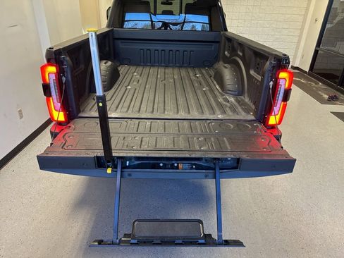 Used 2024 Ford F250 Platinum AWD/4WD image 10