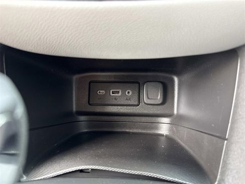 Used 2022 Chevrolet Equinox LS image 20