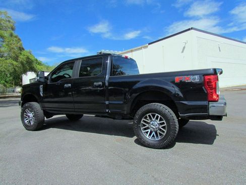 Used 2019 Ford F250 XL w/ STX Appearance Package image 6