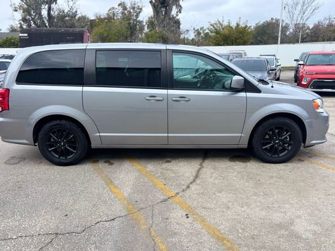 Used 2020 Dodge Grand Caravan GT FWD image 6