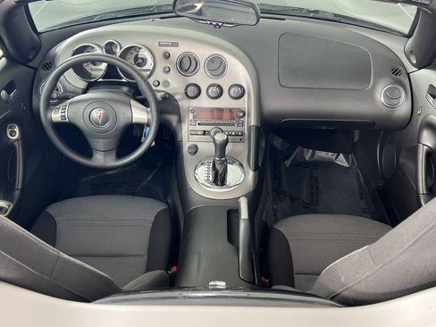 Used 2008 Pontiac Solstice Convertible w/ Preferred Package RWD image 30