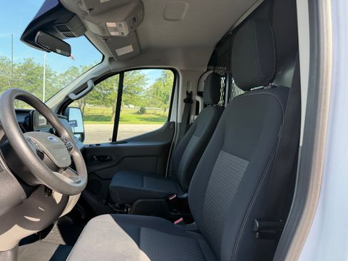 Used 2024 Ford Transit 250 Low Roof w/ Exterior Upgrade Package RWD image 14