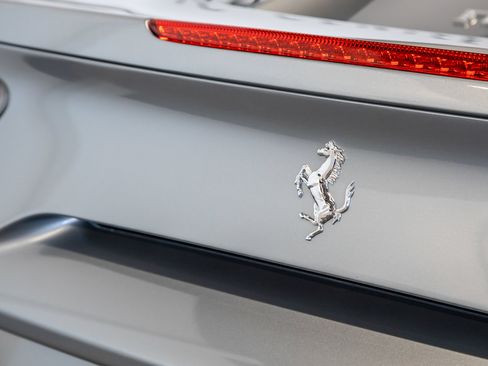 Used 2018 Ferrari 488 Spider RWD image 16