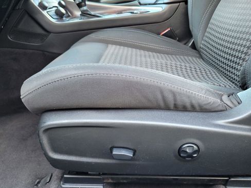 Used 2016 Dodge Challenger SXT image 20