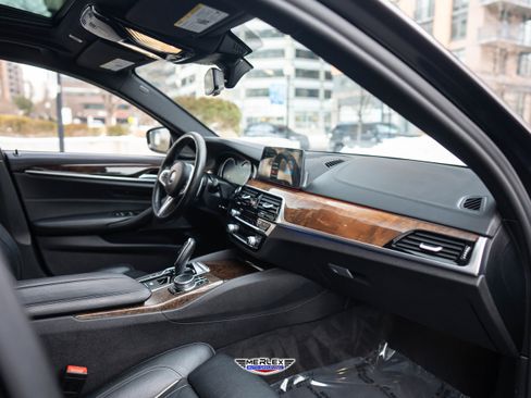 Used 2018 BMW 540i xDrive xDrive M-Sport w/ M Sport Package image 15