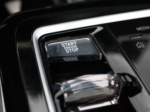 Used 2024 BMW 740i RWD image 31