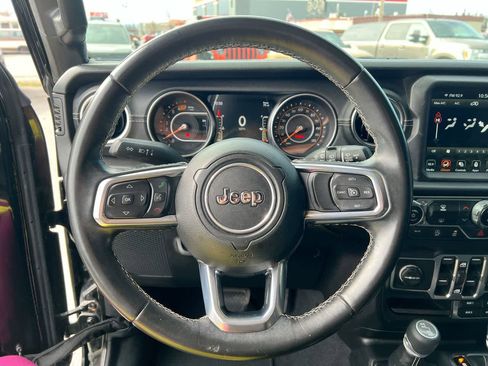 Used 2020 Jeep Wrangler Unlimited Sahara AWD/4WD image 14