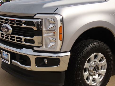 Certified 2024 Ford F250 XLT image 3