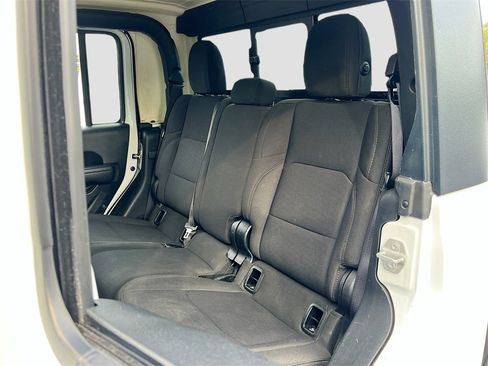 Certified 2023 Jeep Gladiator Sport image 21