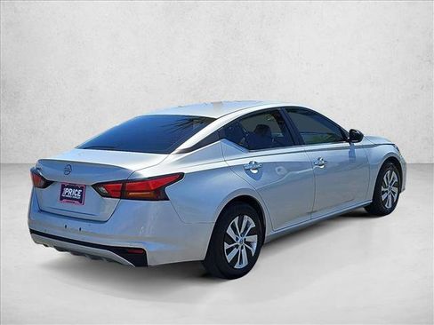 Used 2024 Nissan Altima 2.5 S FWD image 5
