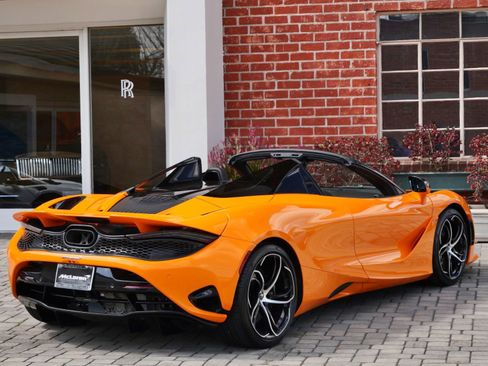 Used 2024 McLaren 750S Spider RWD image 4