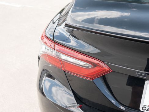Used 2022 Toyota Camry XSE FWD image 38