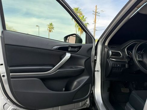 Used 2018 Mitsubishi Eclipse Cross LE AWD/4WD image 35