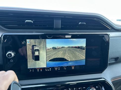 New 2026 GMC Sierra 2500 AT4 w/ AT4 Premium Plus Package AWD/4WD image 25