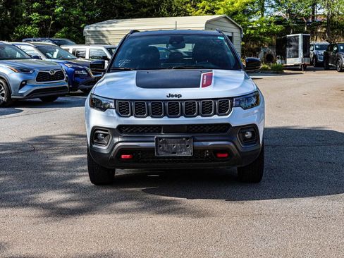 Used 2024 Jeep Compass Trailhawk image 9
