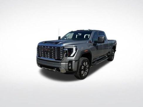 Used 2025 GMC Sierra 2500 Denali w/ Technology Package AWD/4WD image 3