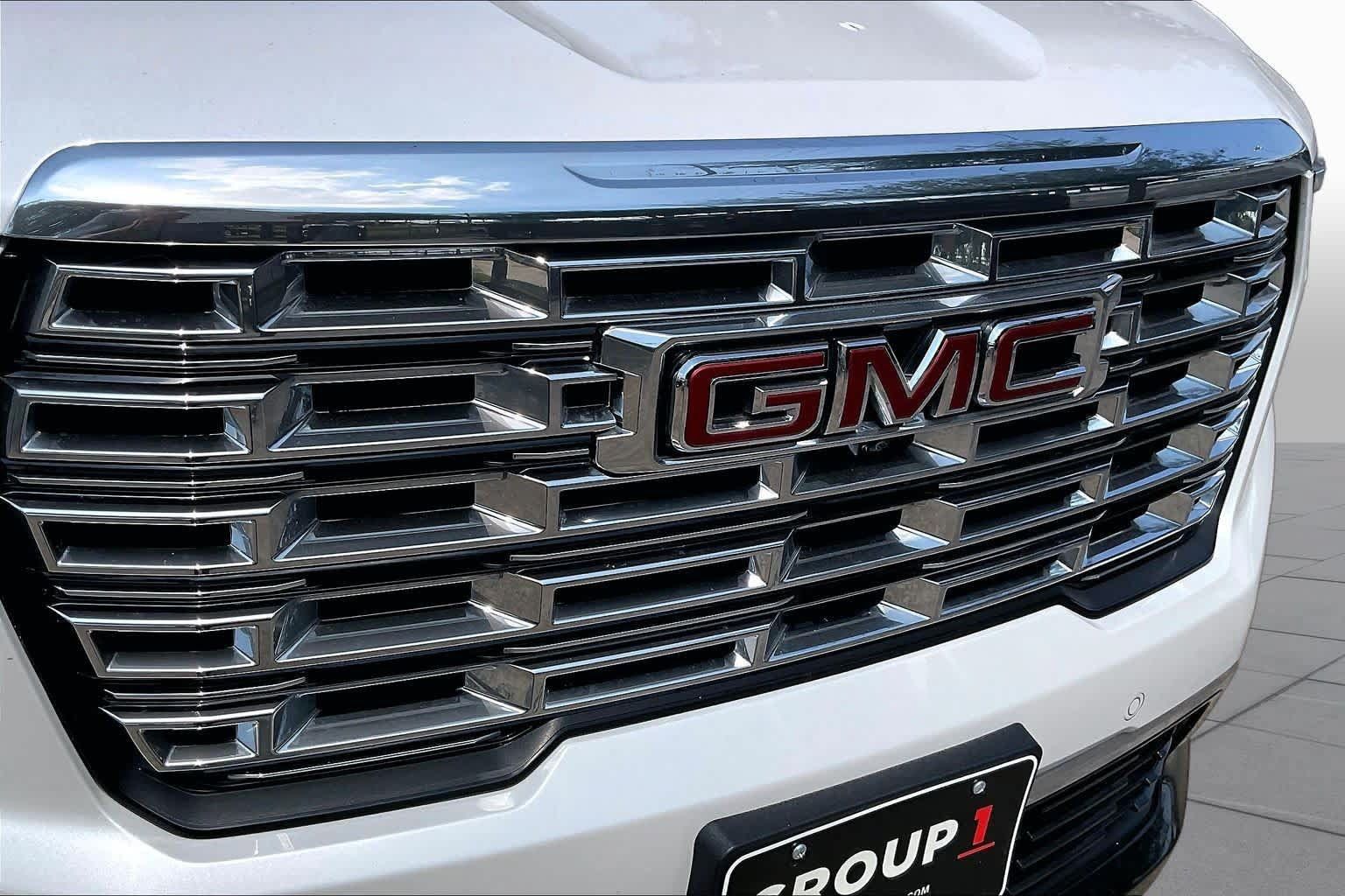 Used 2025 GMC Acadia Denali w/ Super Cruise Package FWD image 30