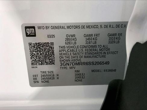 Used 2025 Chevrolet Equinox EV LT w/ Comfort Package AWD/4WD image 31