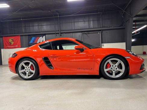 Used 2018 Porsche 718 Cayman S RWD image 1