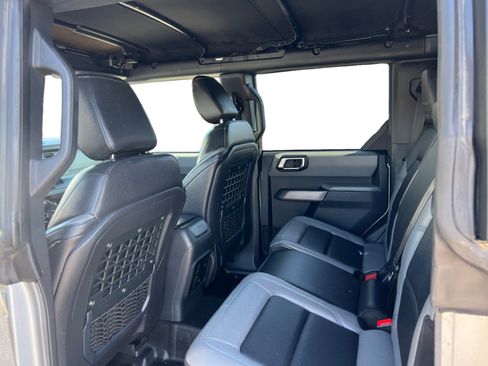 Used 2021 Ford Bronco Black Diamond image 11