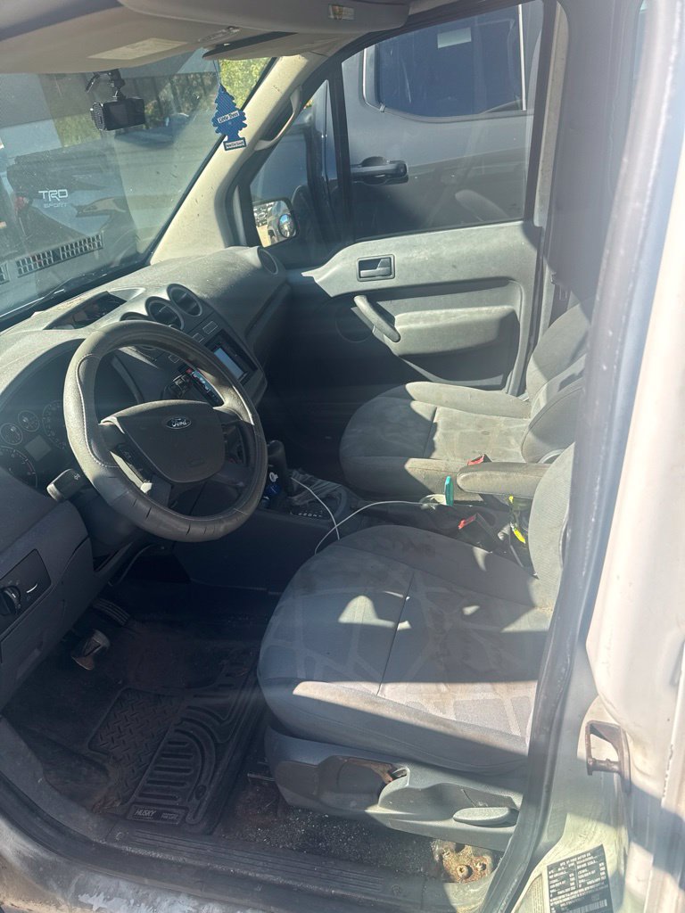 Used 2010 Ford Transit Connect XLT FWD image 8