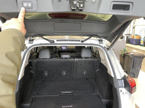 Used 2021 Nissan Rogue SL image 19