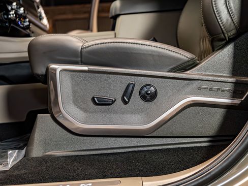 Used 2026 Ford F450 Platinum w/ Platinum Plus Package AWD/4WD image 25