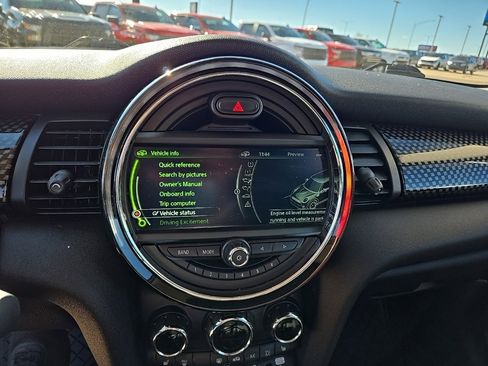 Used 2018 MINI Cooper S image 29