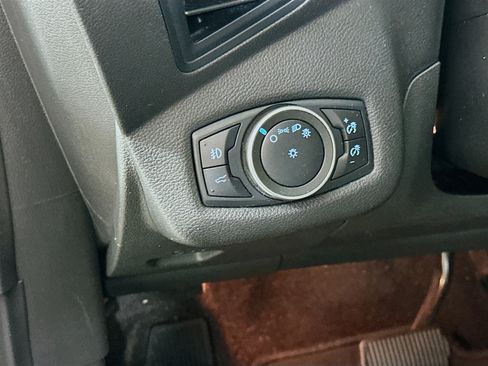 Used 2019 Ford Escape SE image 16