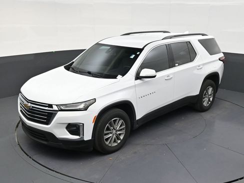 Used 2023 Chevrolet Traverse LT FWD image 12