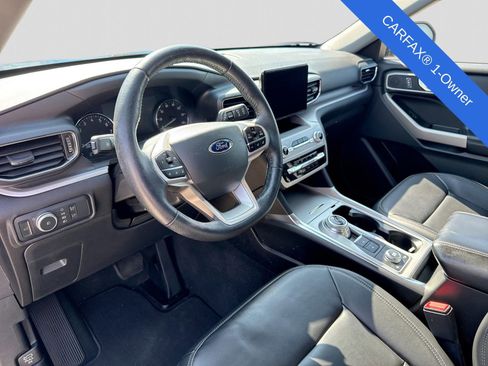 Used 2022 Ford Explorer XLT w/ Equipment Group 202A AWD/4WD image 2