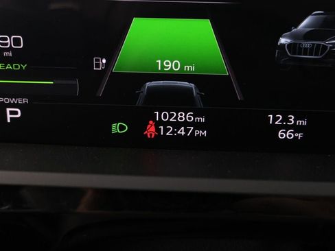 Used 2024 Audi Q8 e-tron Premium Plus w/ Premium Plus Package image 16