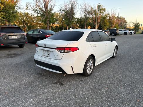 Used 2022 Toyota Corolla LE w/ LE Convenience Package FWD image 5