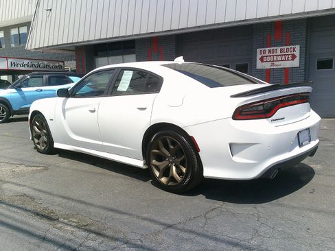 Used 2019 Dodge Charger R/T RWD image 6