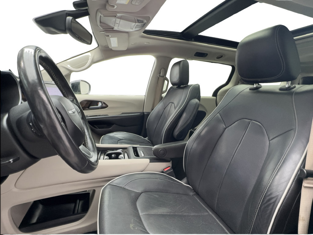 Used 2022 Chrysler Pacifica Limited FWD image 19