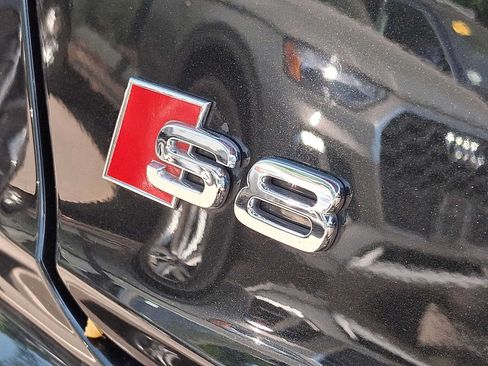 Used 2023 Audi S8 AWD/4WD image 30