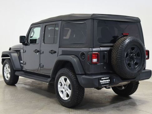 Used 2018 Jeep Wrangler Unlimited Sport S AWD/4WD image 5