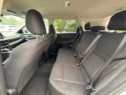 Used 2024 Nissan Rogue S FWD image 24