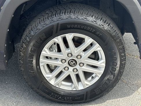 Used 2022 Toyota Tundra SR5 w/ Convenience Package RWD image 12