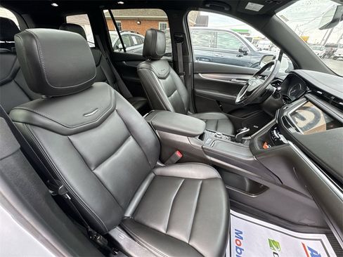 Used 2024 Cadillac XT6 Luxury w/ LPO, Floor Liner Package image 26
