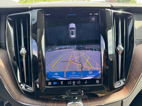 Used 2022 Volvo XC60 B5 Inscription w/ Climate Package image 30