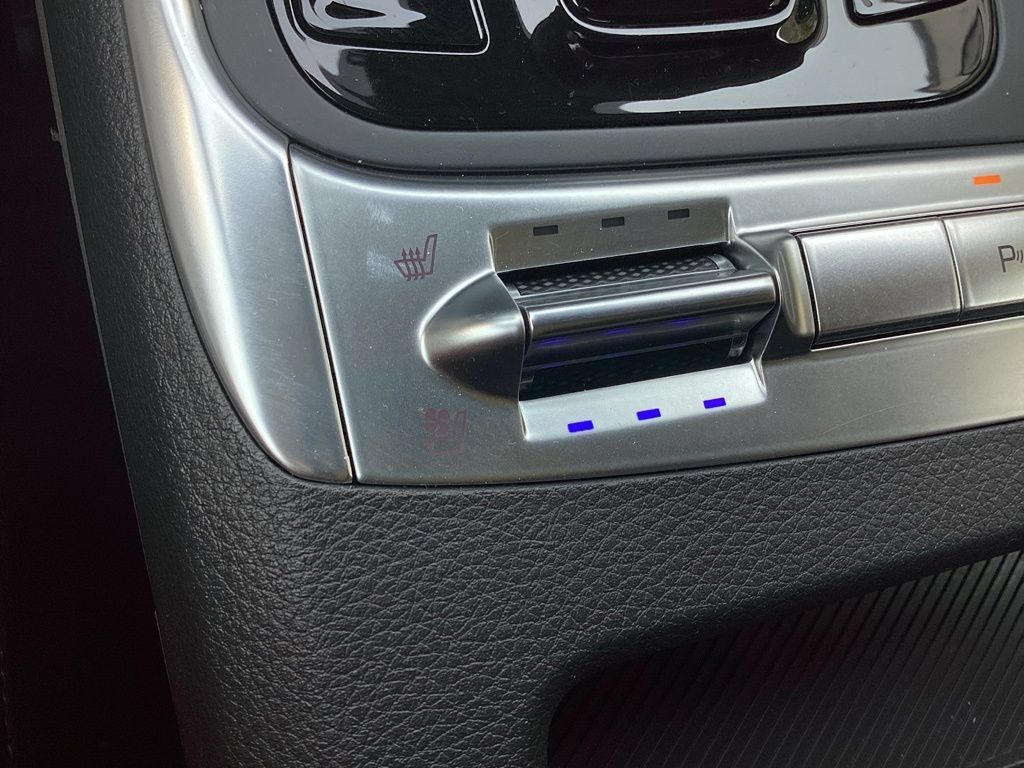 Used 2025 Kia Carnival SX FWD image 7