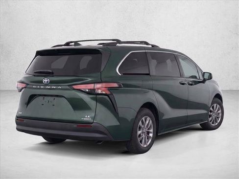 Used 2022 Toyota Sienna LE AWD/4WD image 7