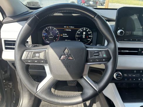 Used 2022 Mitsubishi Outlander SEL image 17
