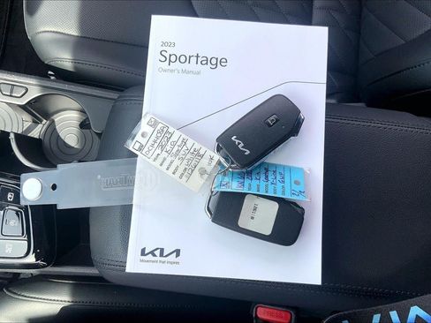 Used 2023 Kia Sportage X-Line AWD/4WD image 12