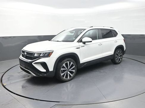 Used 2022 Volkswagen Taos SE AWD/4WD image 3