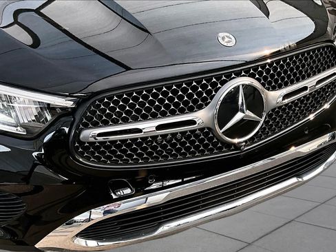 Used 2025 Mercedes-Benz GLC 300 4MATIC image 30