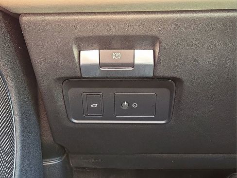 Used 2020 Land Rover Discovery Sport S image 31