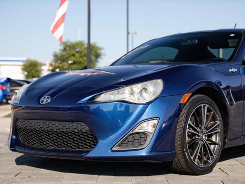 Used 2013 Scion FR-S RWD image 6